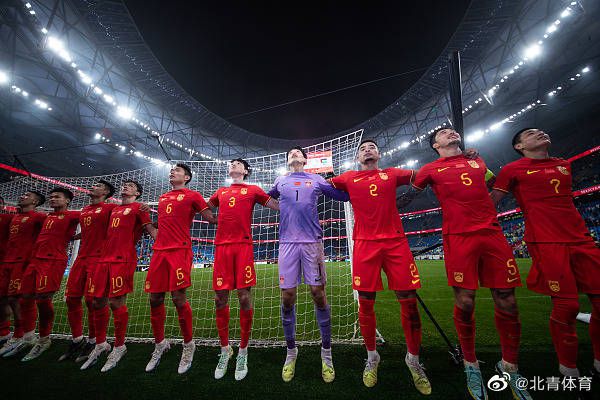 曰批免费视频播放在线看片二