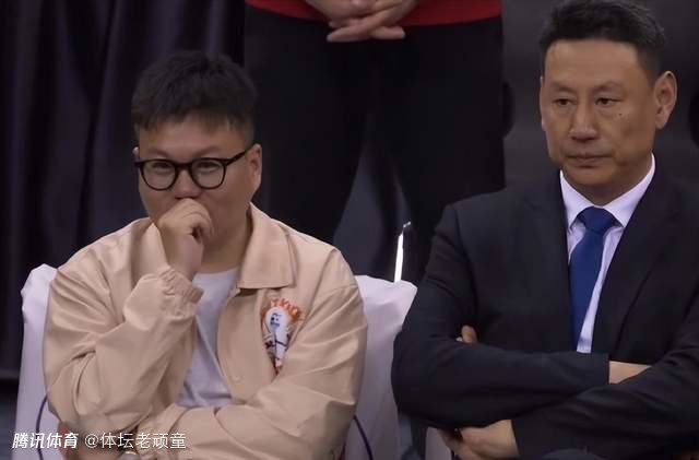 办公室紧身裙丝袜秘书av